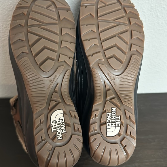 The North Face Shellista IV Mid Insulated Waterproof Pac Boots - Picture 5 of 8